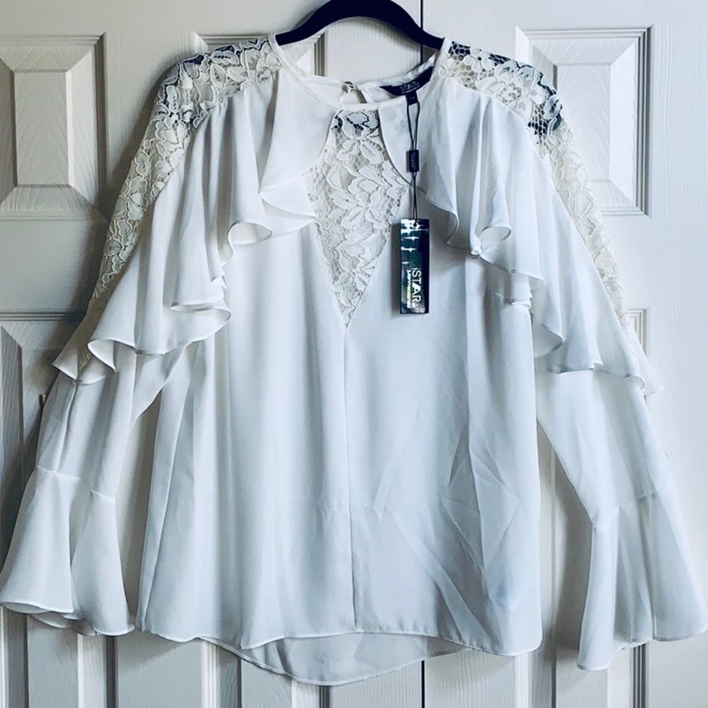 NWT. Off white flutter blouse
